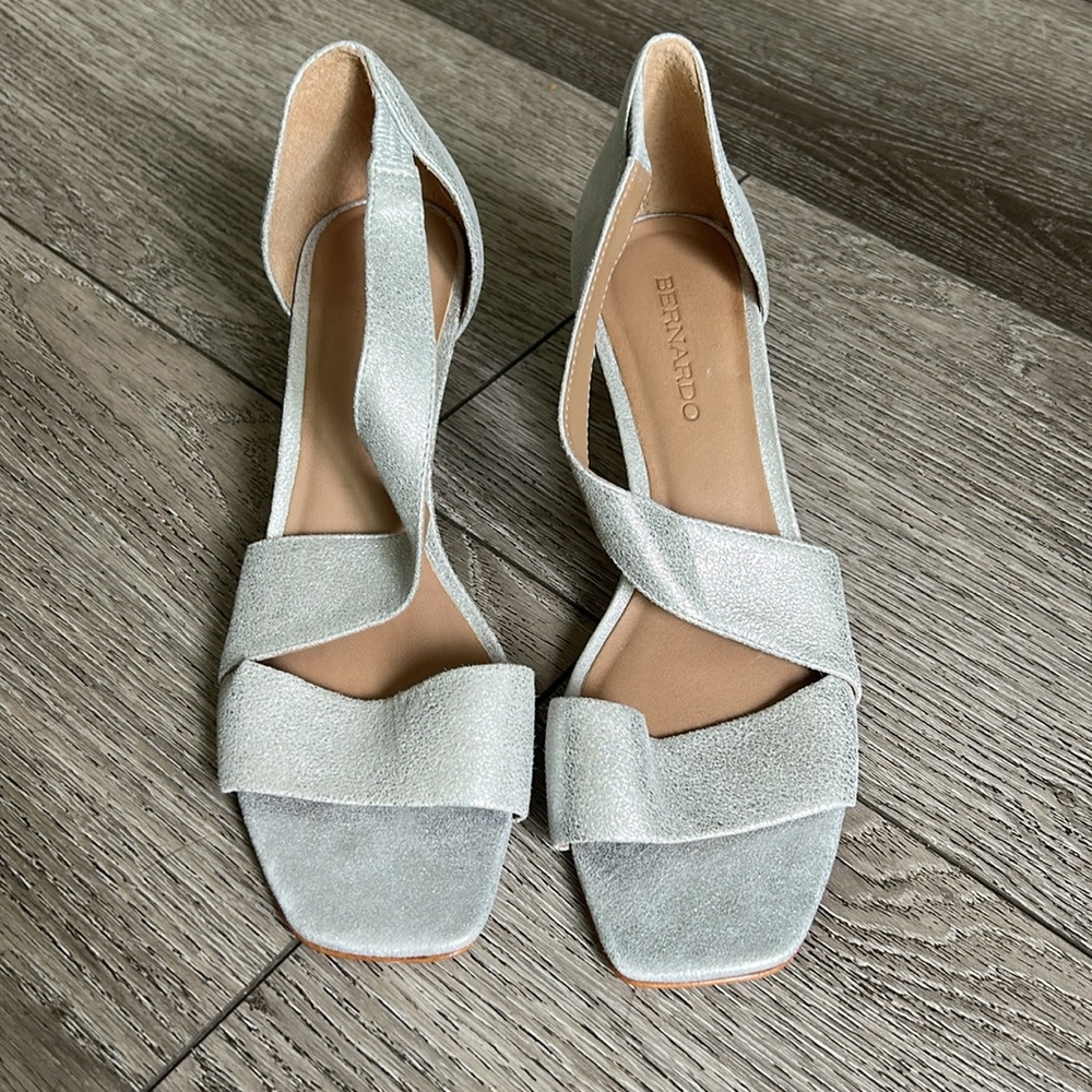 Bernardo Womens Camille Sandal Silver - Picture 2 of 5